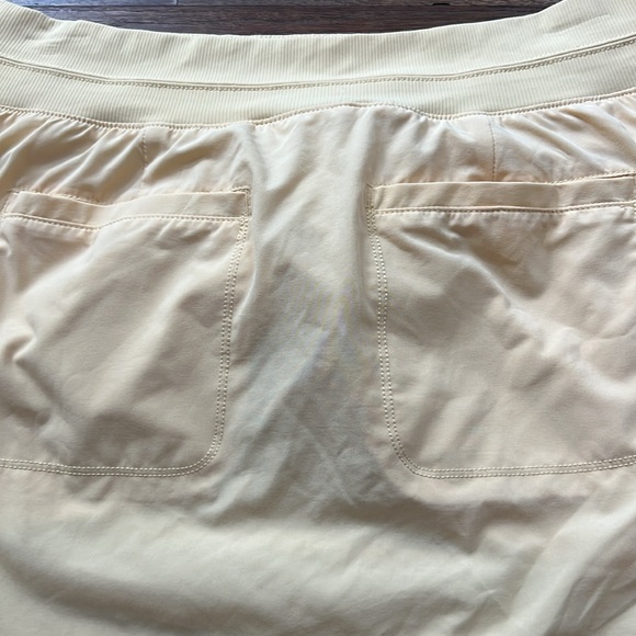 Athleta‎ Light Yellow Mini Skirt - Picture 3 of 6